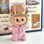 🧸Labubu G-DRAGON Same Style Doll Clothes 17cm - Second Generation Pendant Plush Doll Clothes【Hat + Clothes + Pants with Glue】